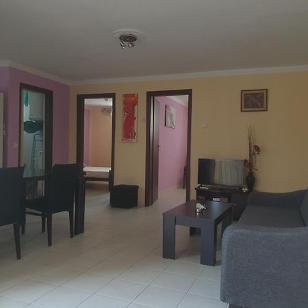 Plaza Apartments Vrasná エクステリア 写真